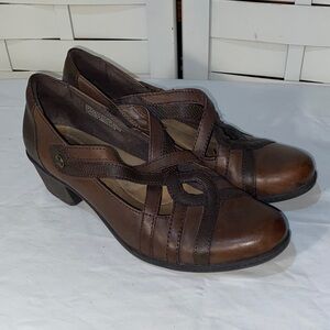 Earth Origins Marietta Macey Brown Cross-Strap Heels Shoes